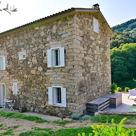 Holiday home Maison En Pierre Authentique - Piscine - Nature